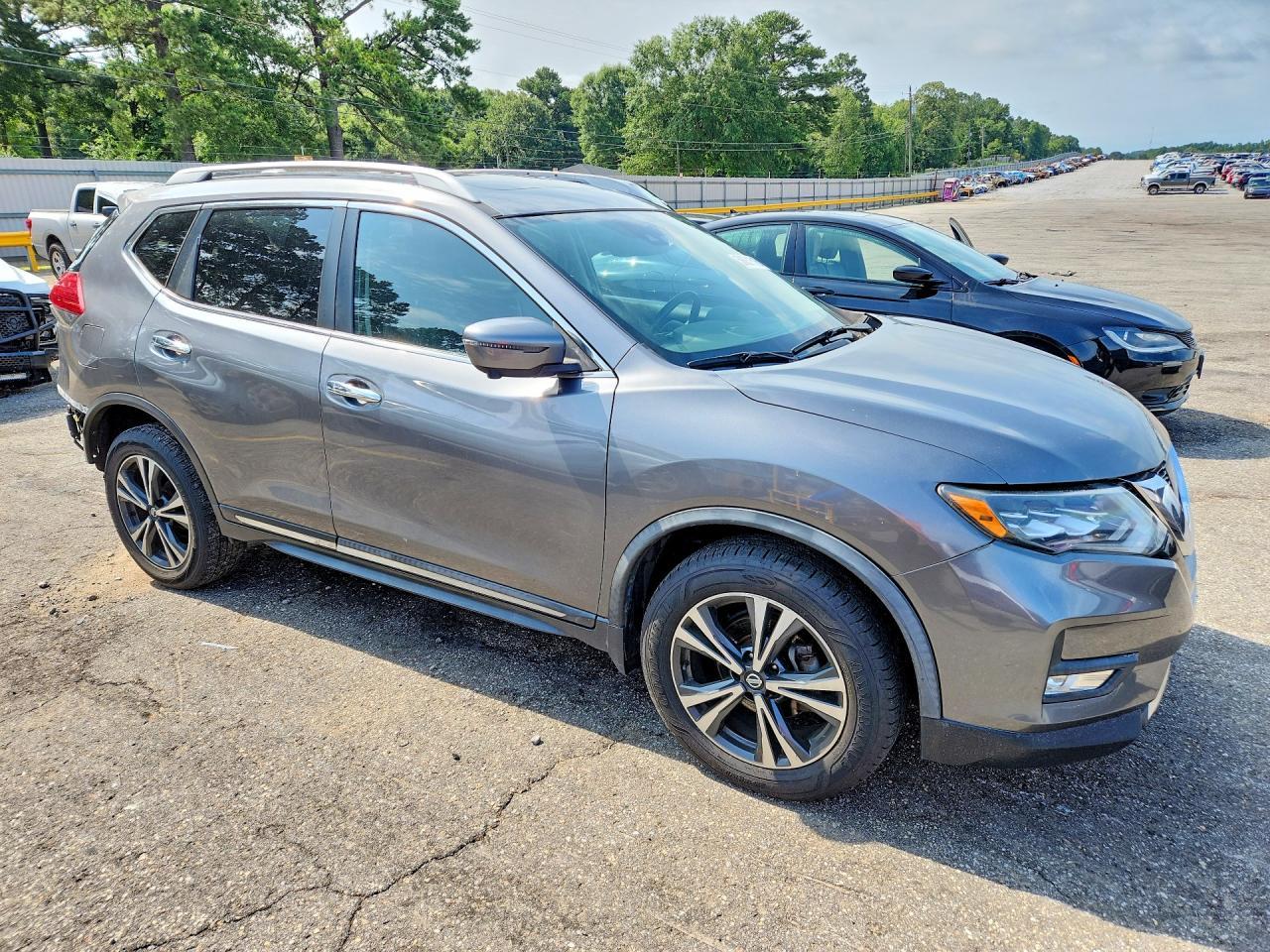 2017 NISSAN ROGUE
