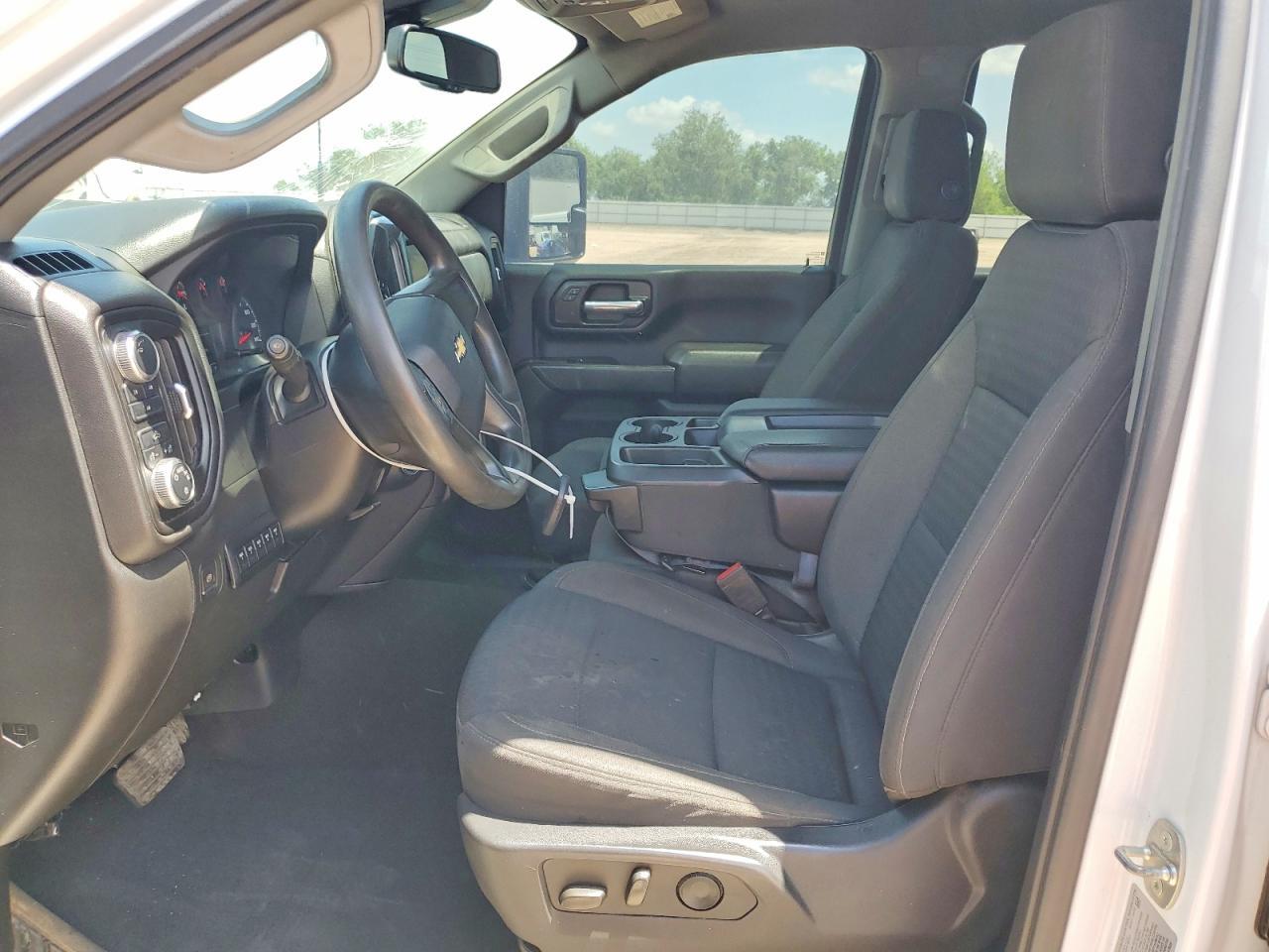 2024 CHEVROLET Silverado