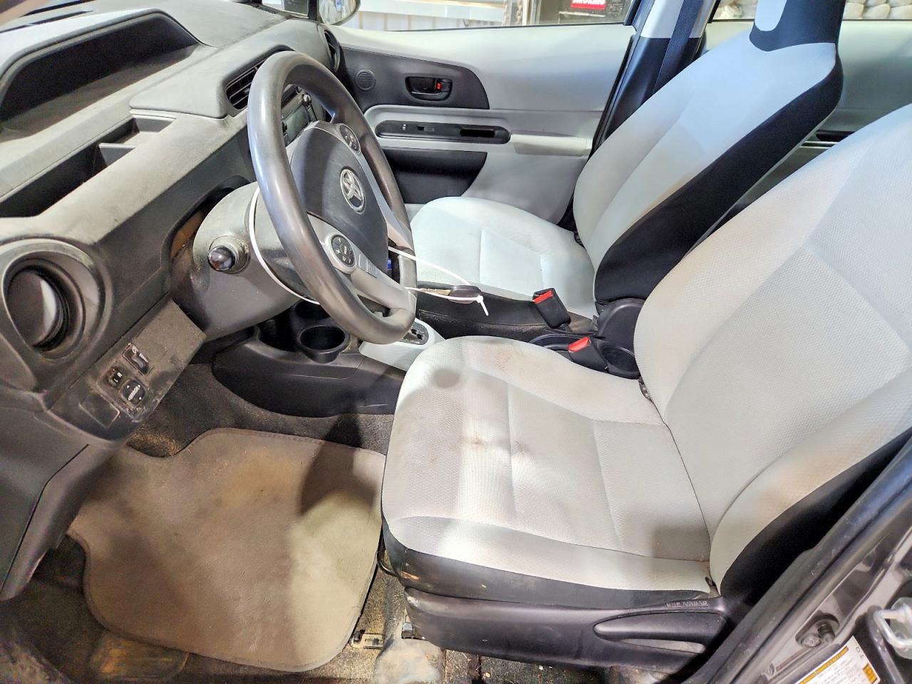2014 TOYOTA Prius c