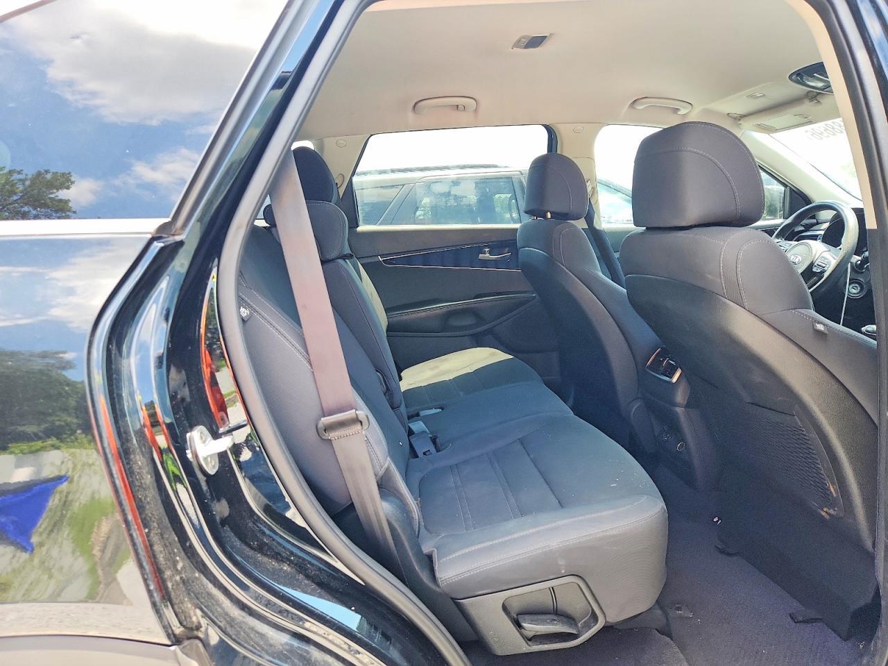 2017 KIA SORENTO