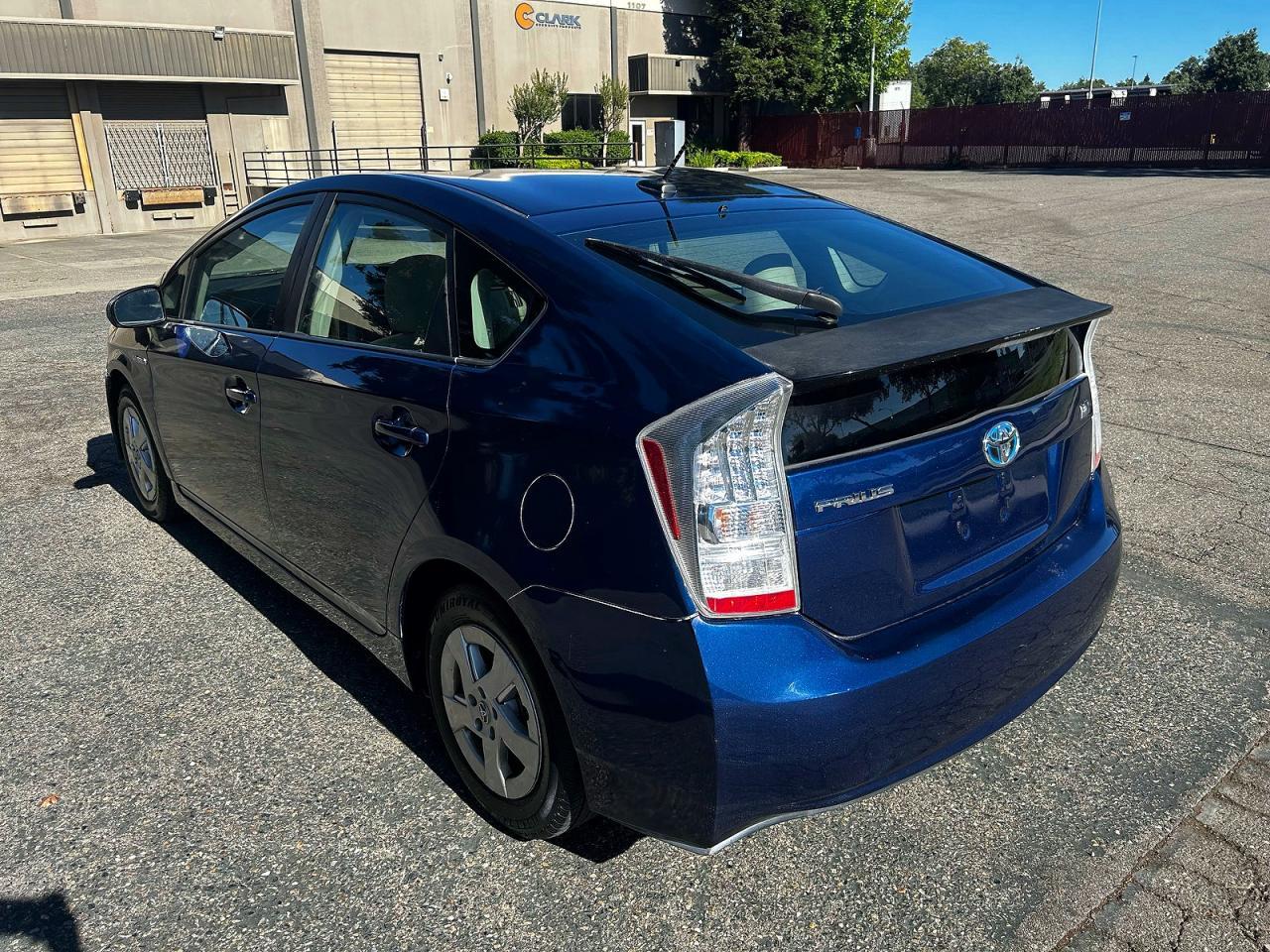 2011 TOYOTA PRIUS