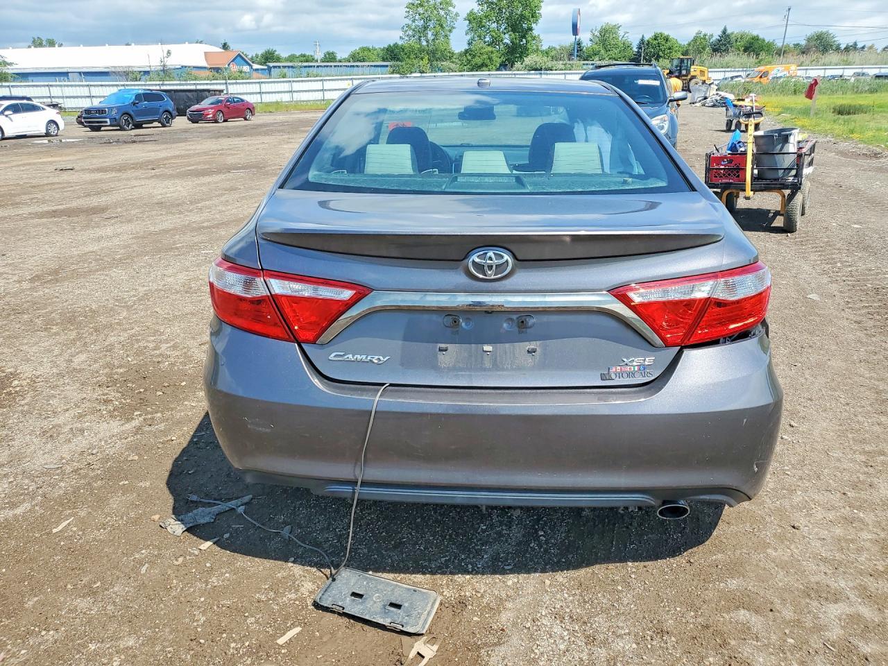 2015 TOYOTA CAMRY