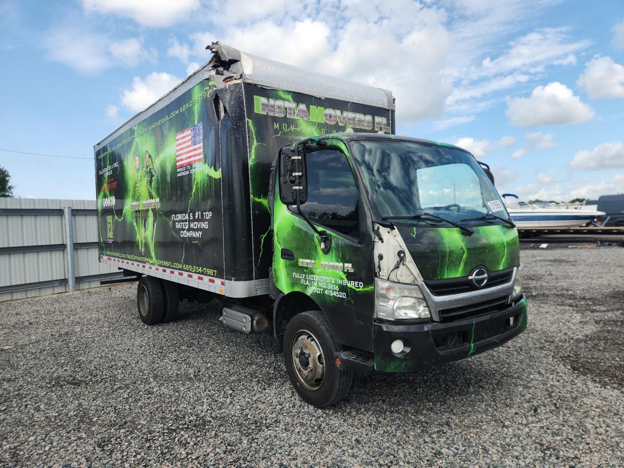 2017 HINO 195