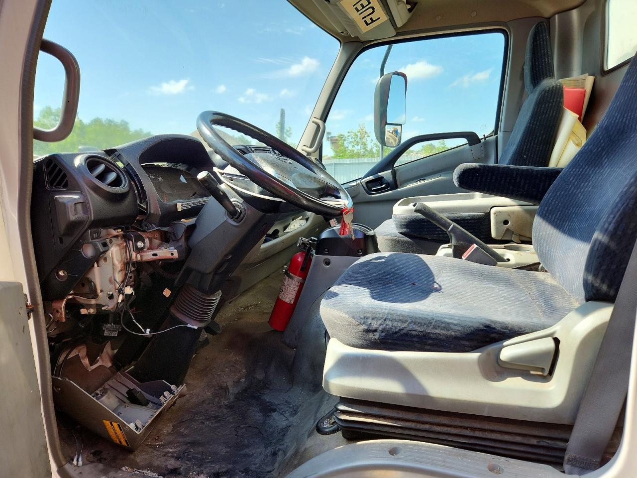 2019 HINO 155