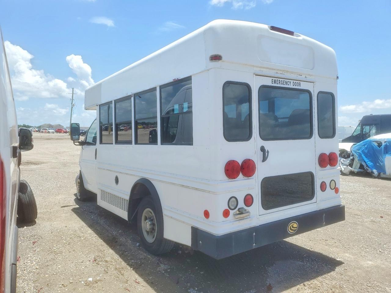 2009 CHEVROLET EXPRESS 2500