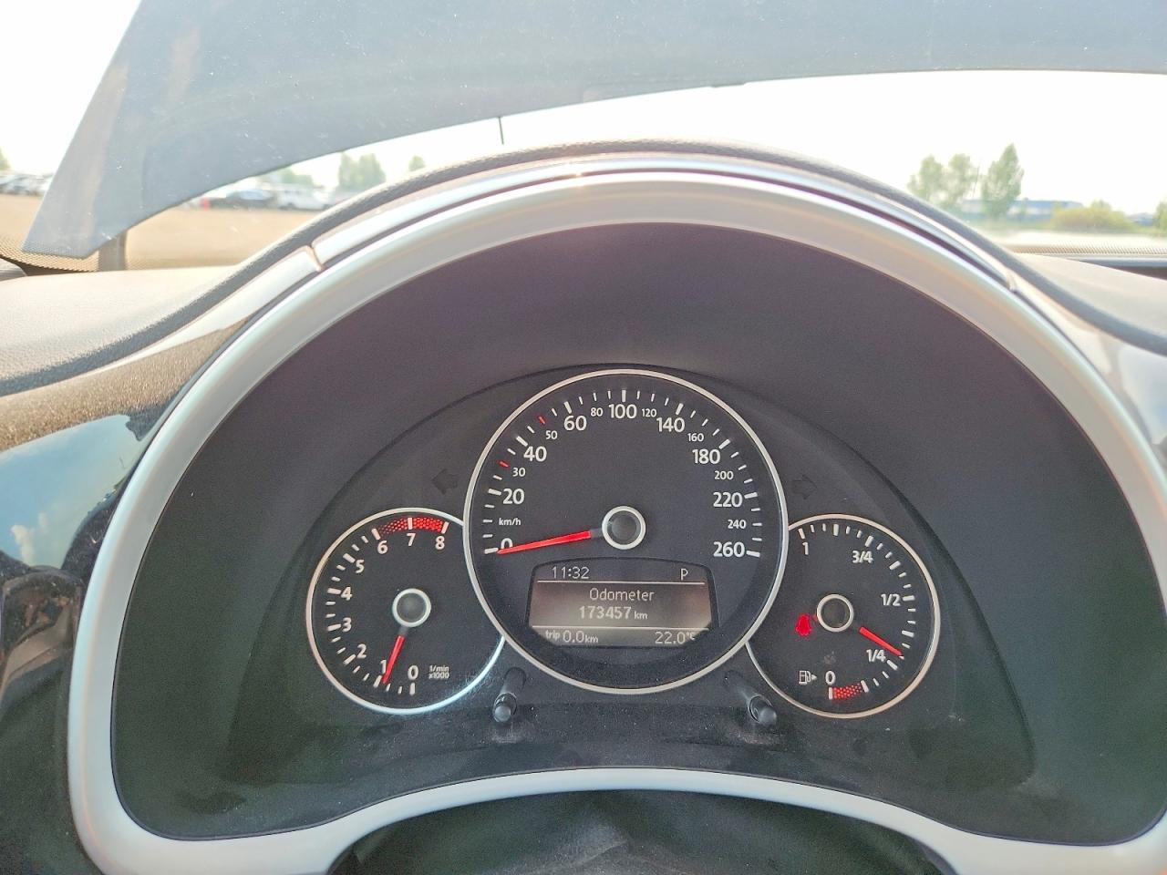 2012 VOLKSWAGEN Beetle