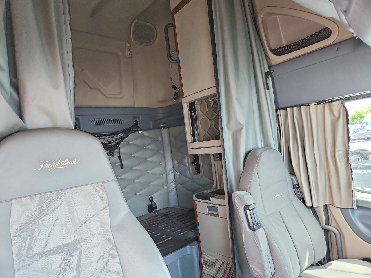 2015 FREIGHTLINER CASCADIA