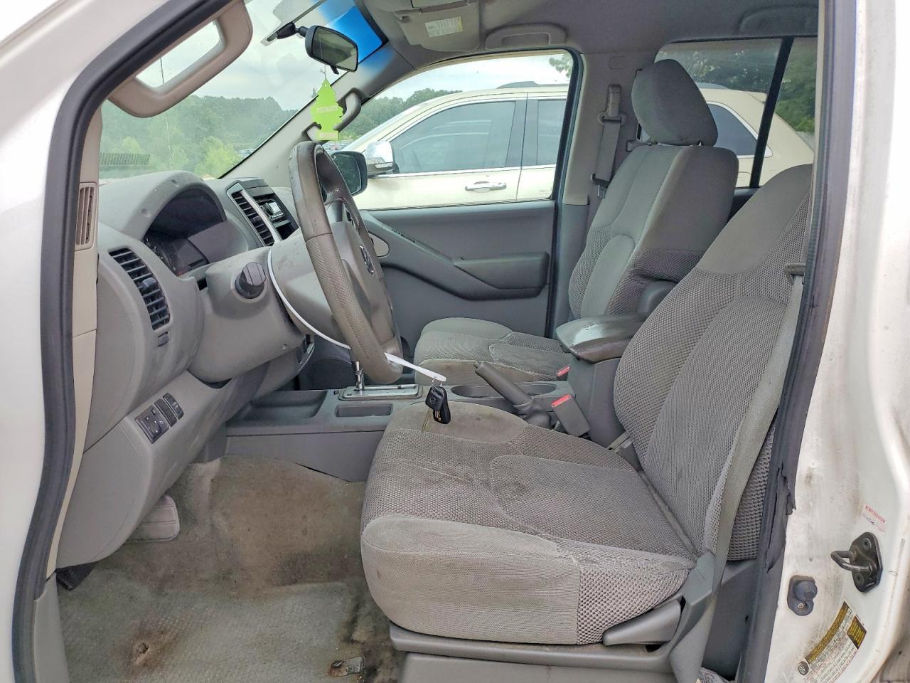 2012 NISSAN Frontier