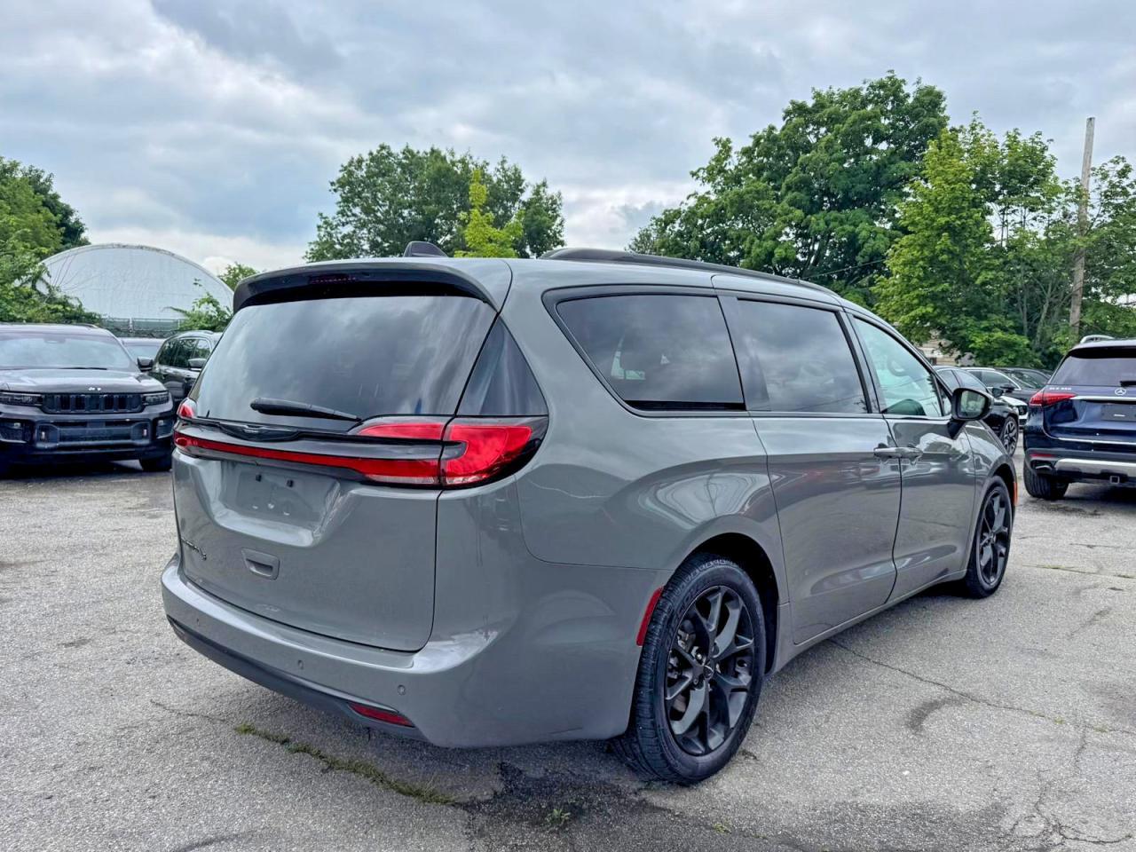 2023 CHRYSLER Pacifica