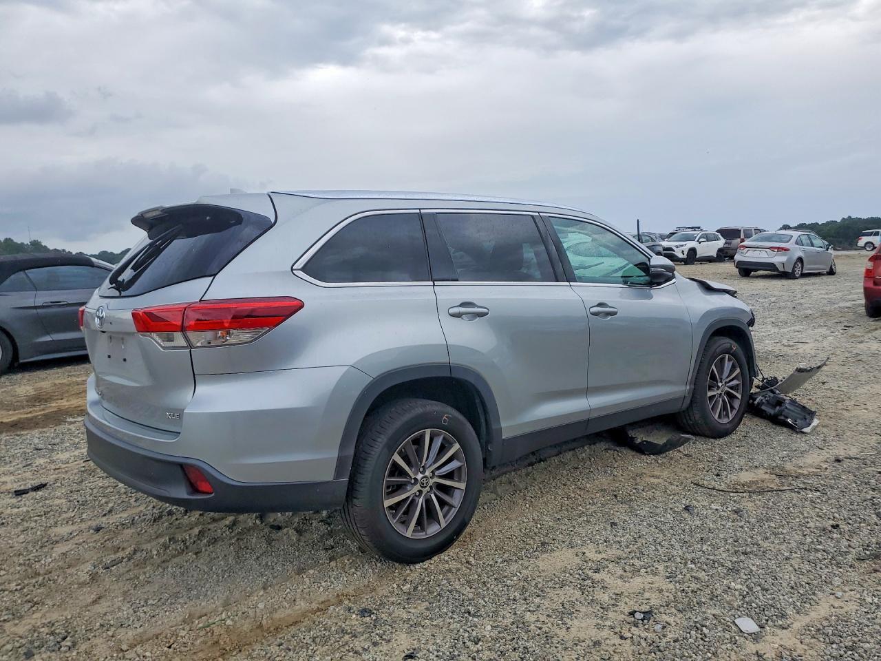 2019 TOYOTA HIGHLANDER