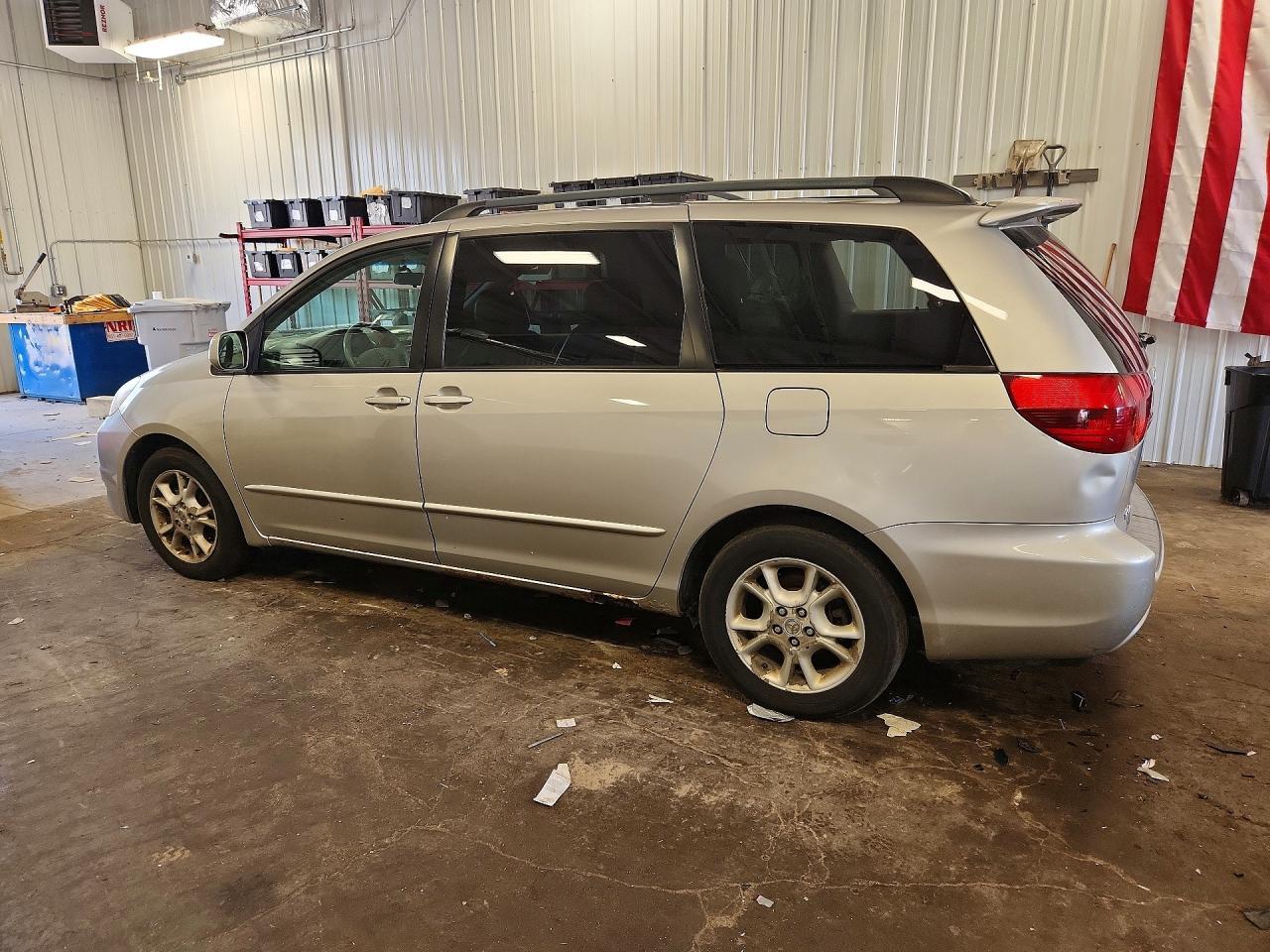 2005 TOYOTA SIENNA