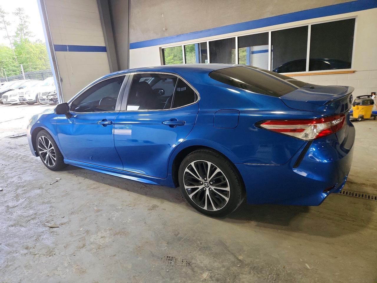 2018 TOYOTA CAMRY