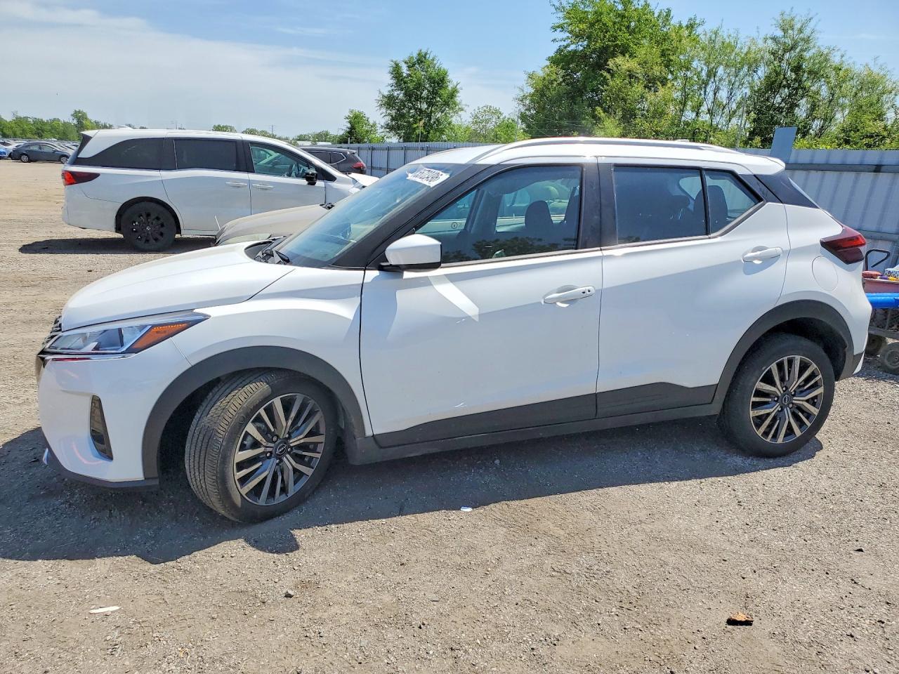 2025 NISSAN KICKS