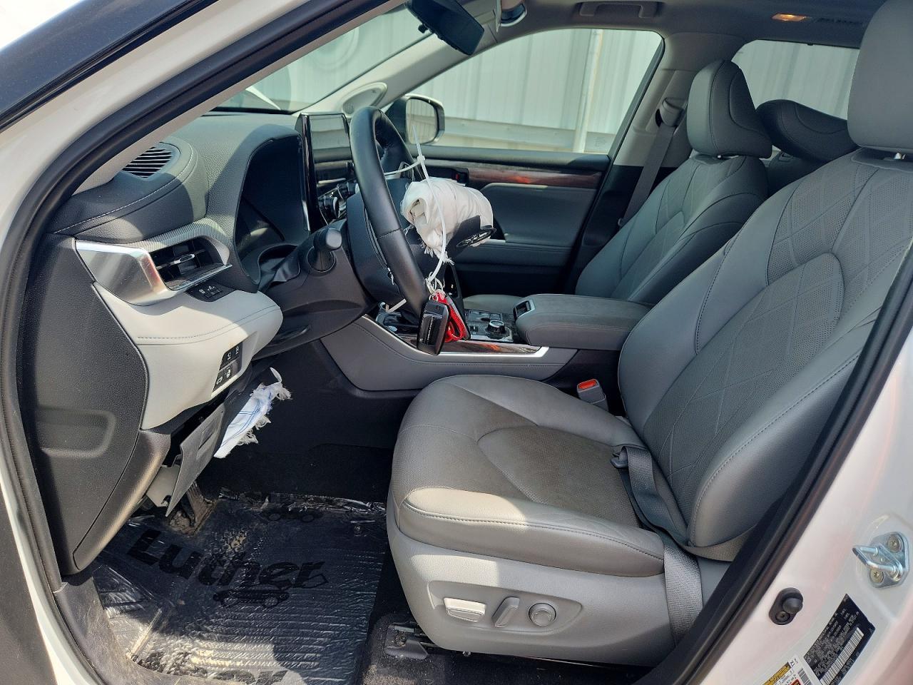 2024 TOYOTA HIGHLANDER