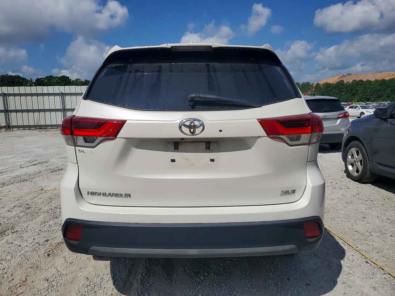 2019 TOYOTA HIGHLANDER