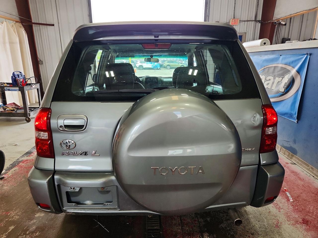 2004 TOYOTA RAV4
