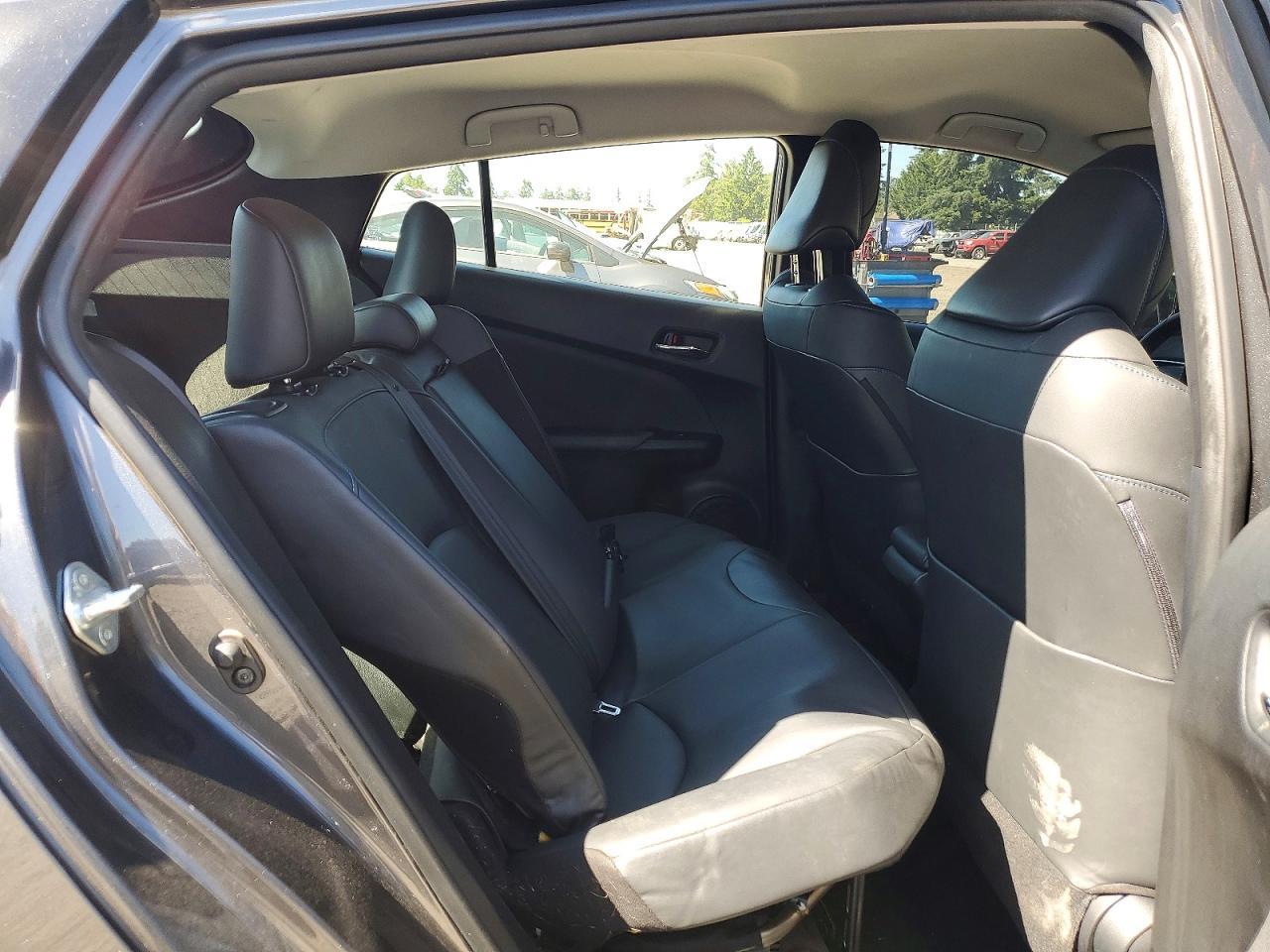 2016 TOYOTA PRIUS