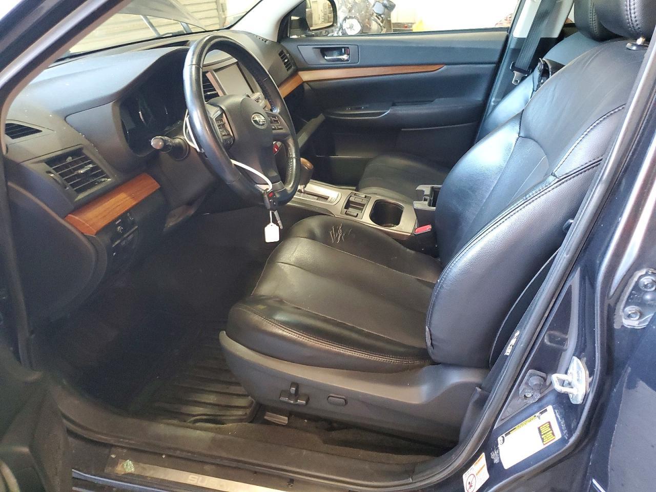 2013 SUBARU Outback