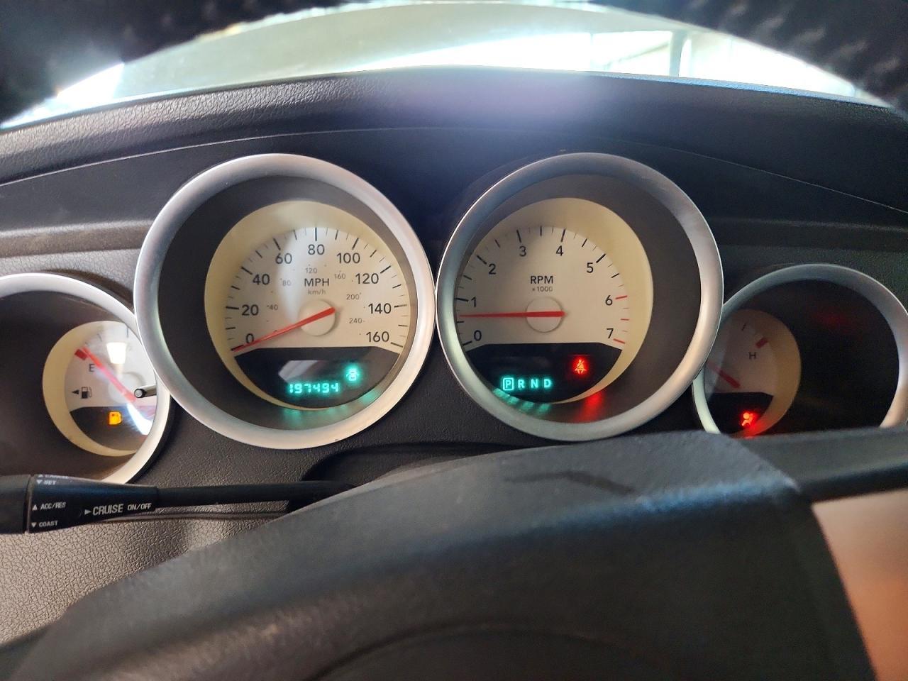 2005 DODGE MAGNUM
