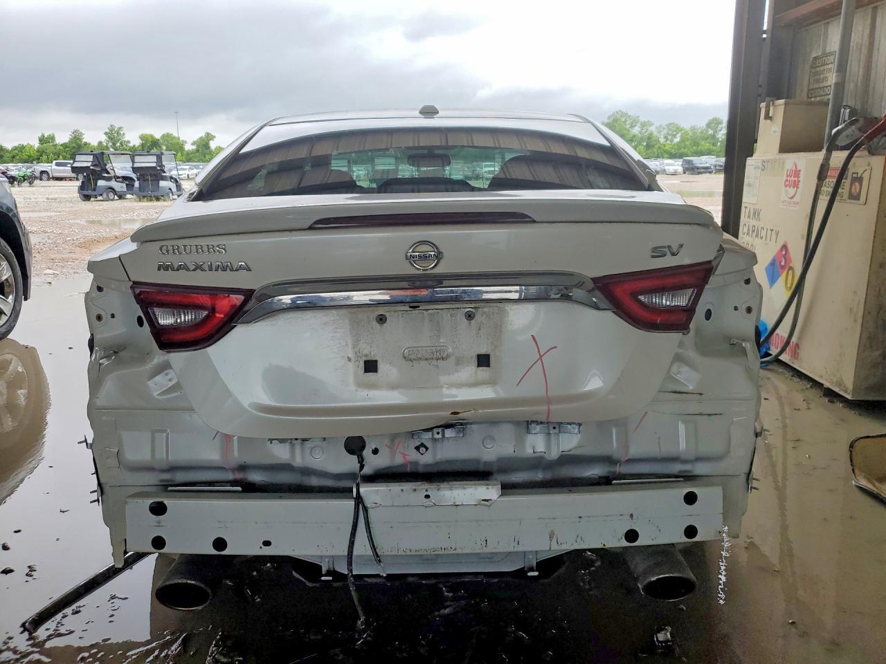 2016 NISSAN Maxima