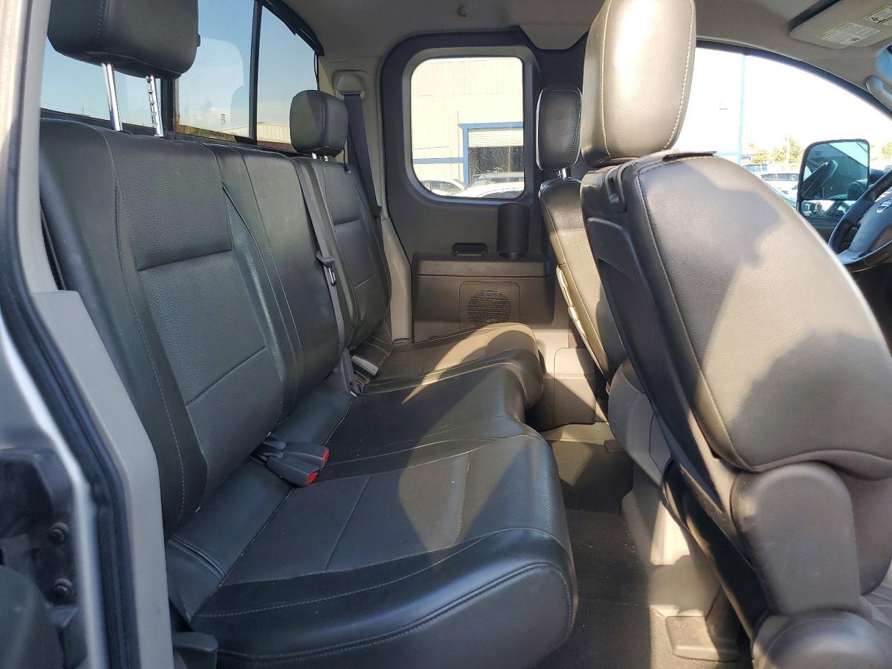 2004 NISSAN Titan