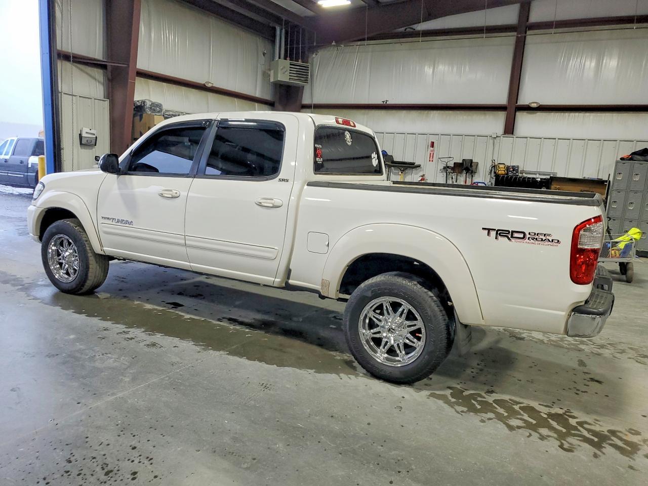 2004 TOYOTA TUNDRA