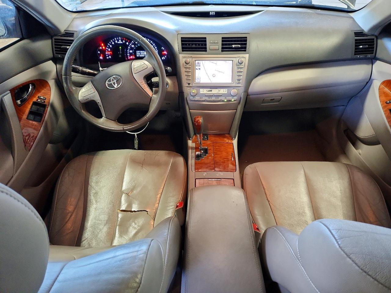 2011 TOYOTA CAMRY