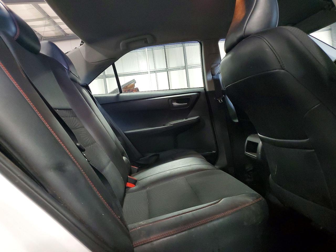2016 TOYOTA CAMRY