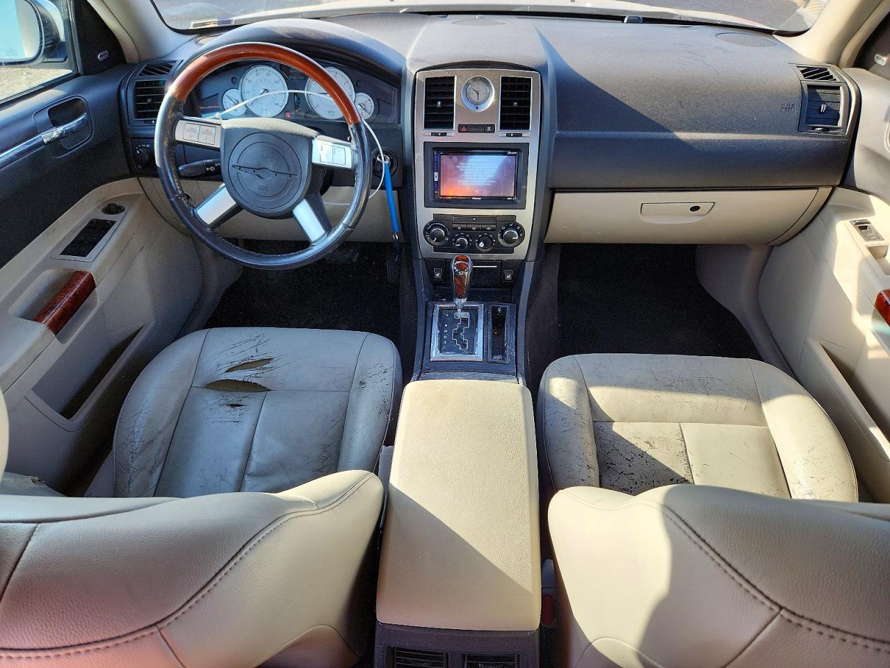 2005 CHRYSLER 300