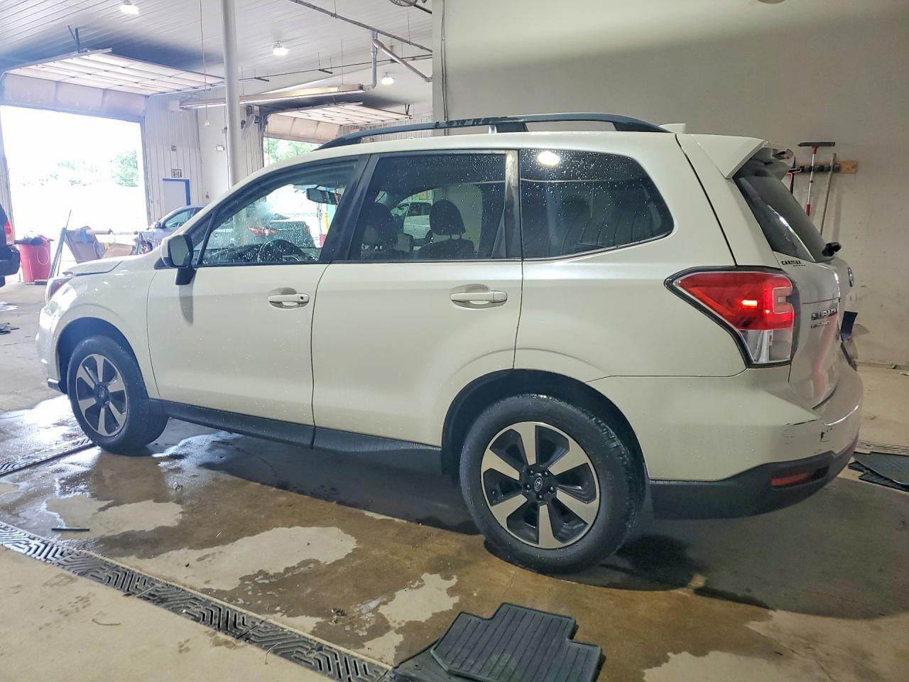 2017 SUBARU FORESTER