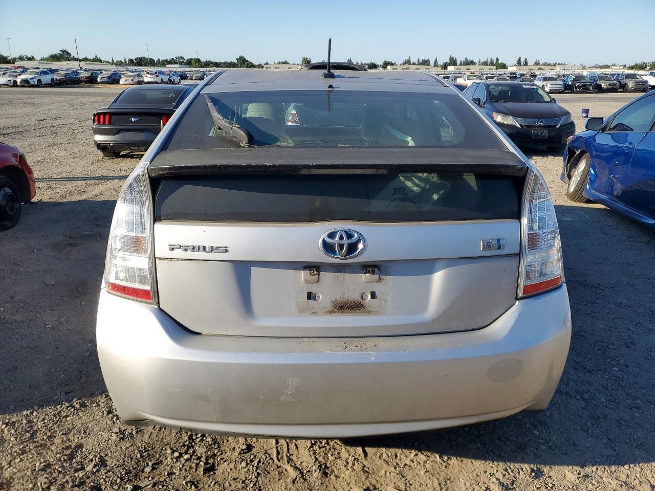 2011 TOYOTA PRIUS