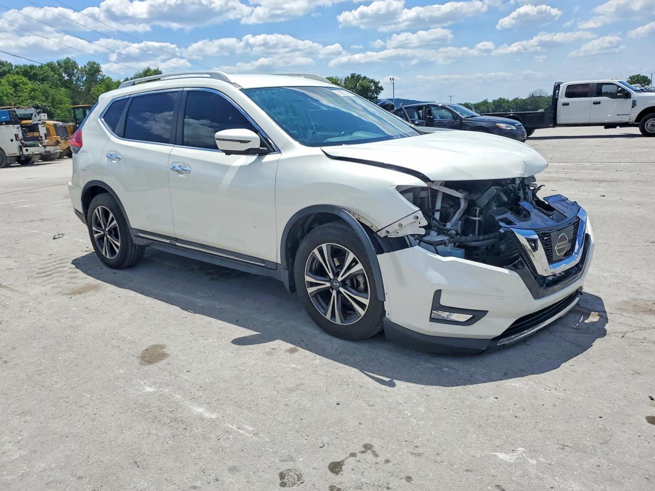 2017 NISSAN ROGUE