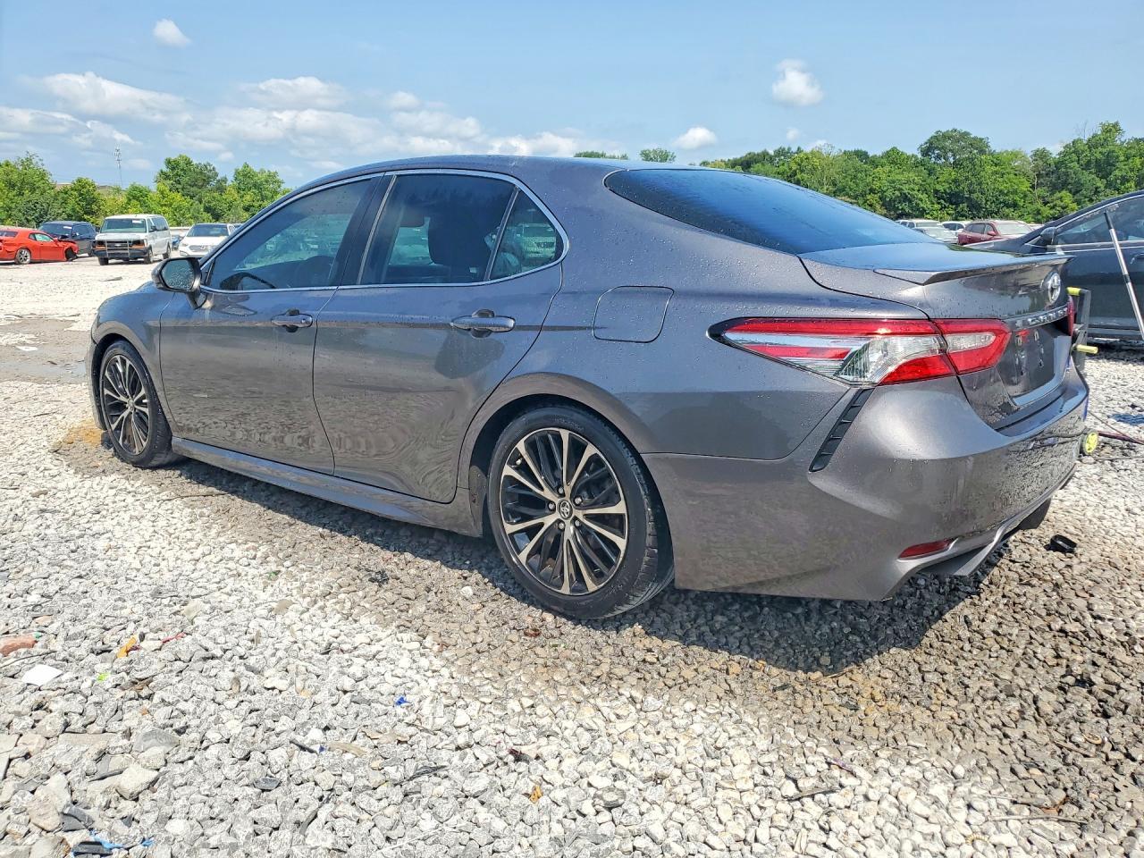 2018 TOYOTA CAMRY