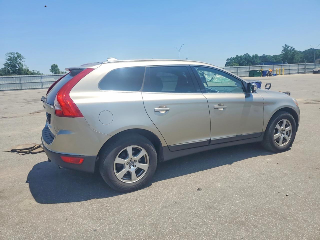 2011 VOLVO XC60