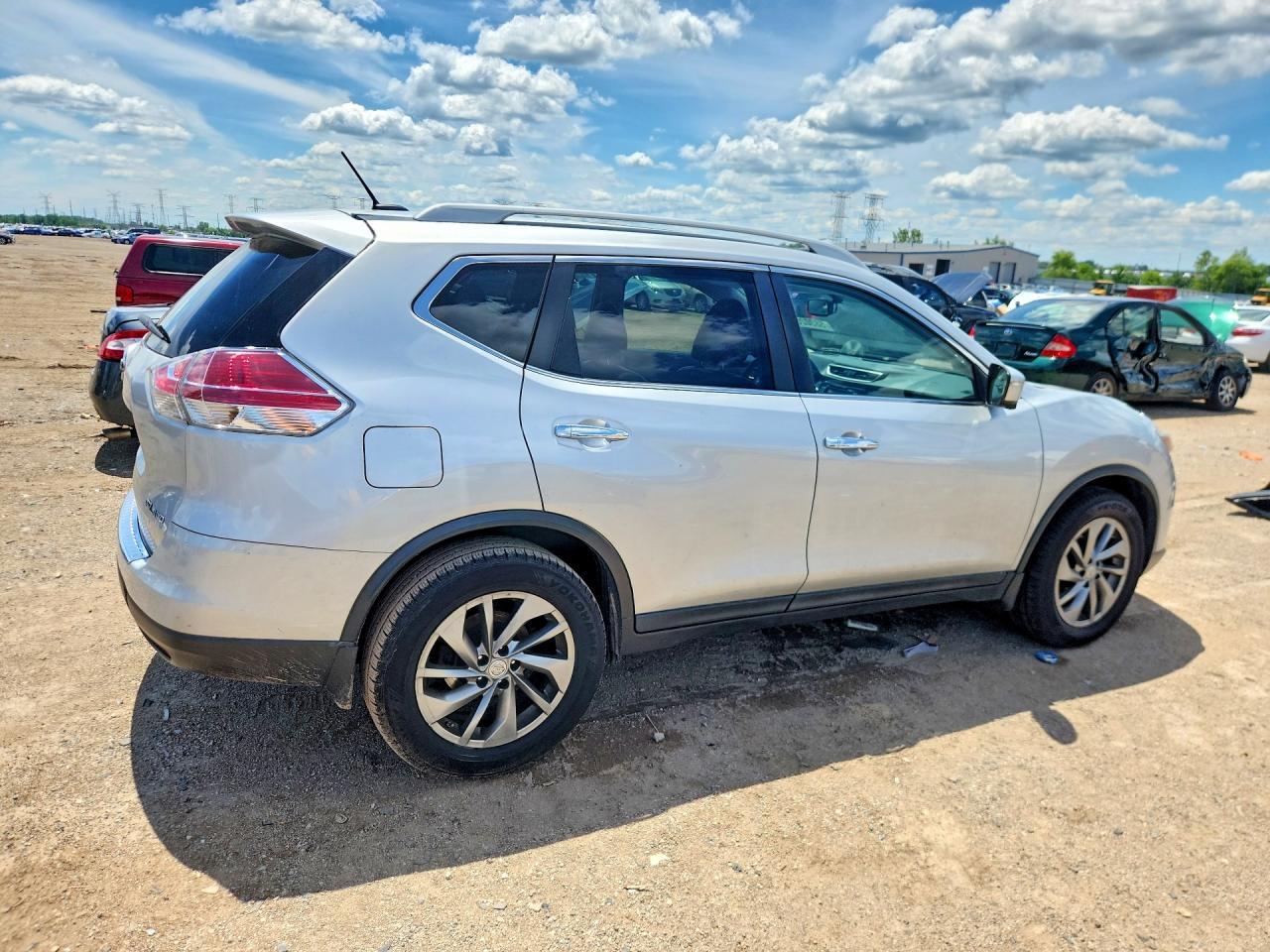 2015 NISSAN ROGUE