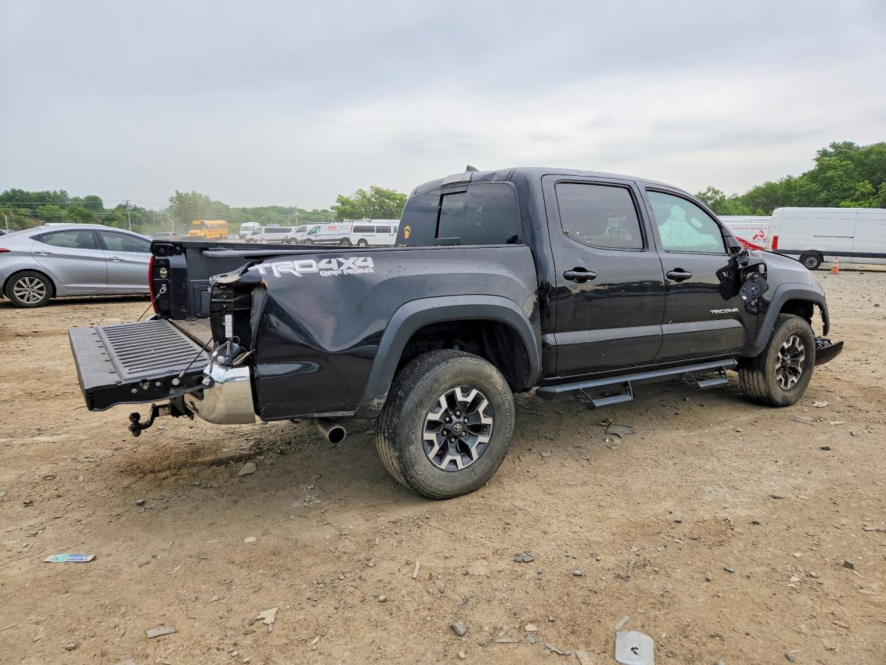 2017 TOYOTA TACOMA
