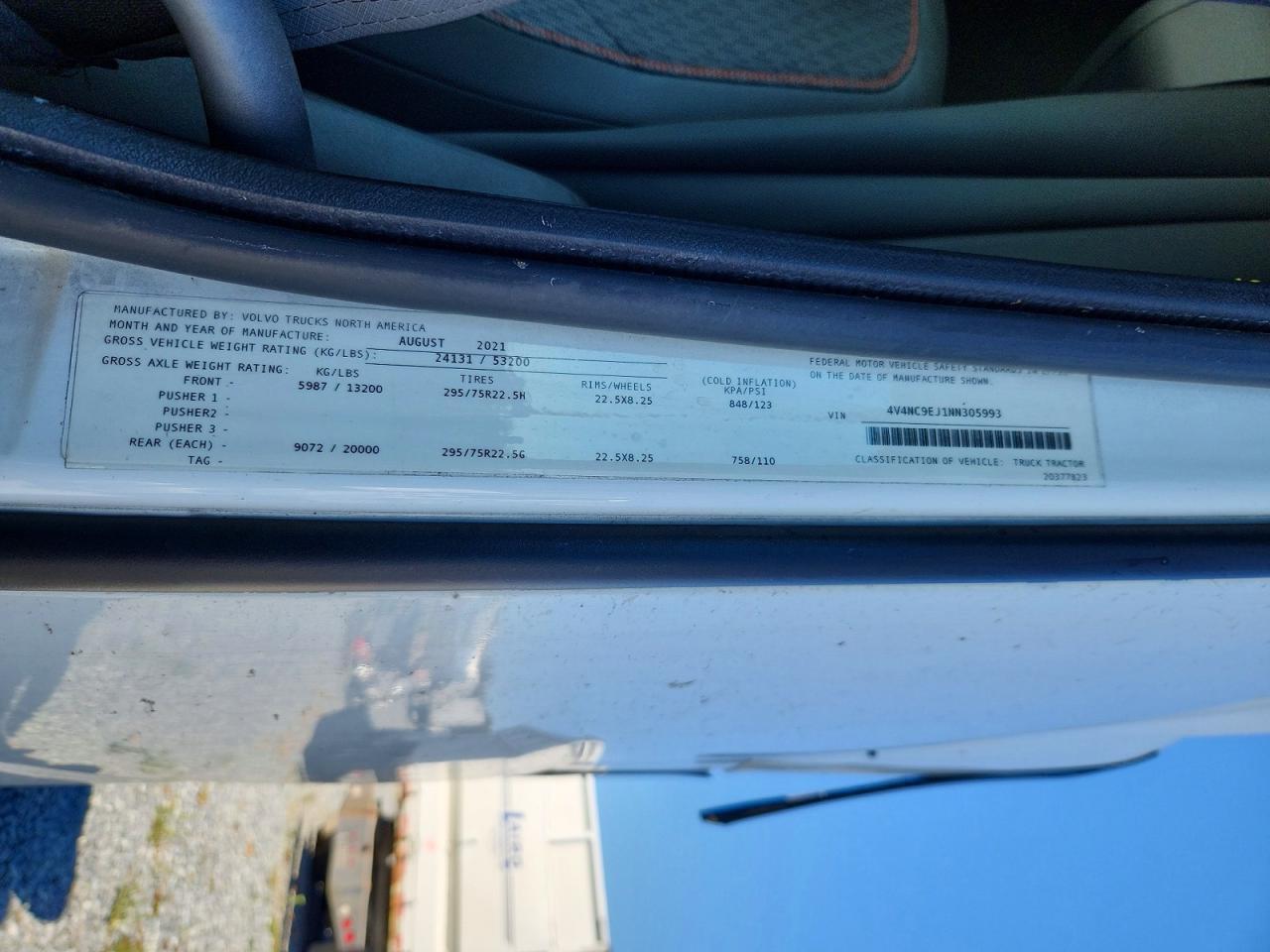 2022 VOLVO Vn