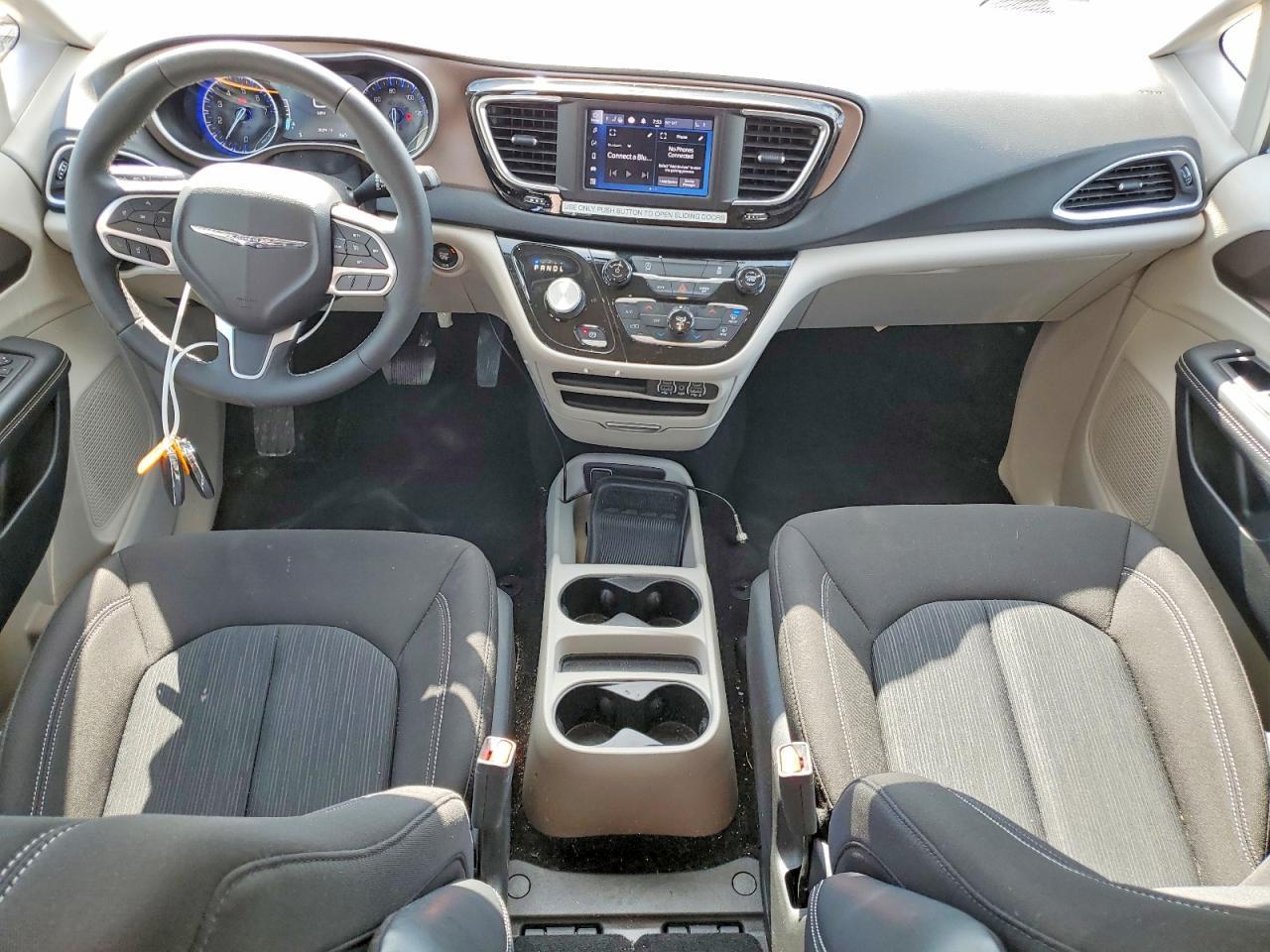 2024 CHRYSLER Voyager