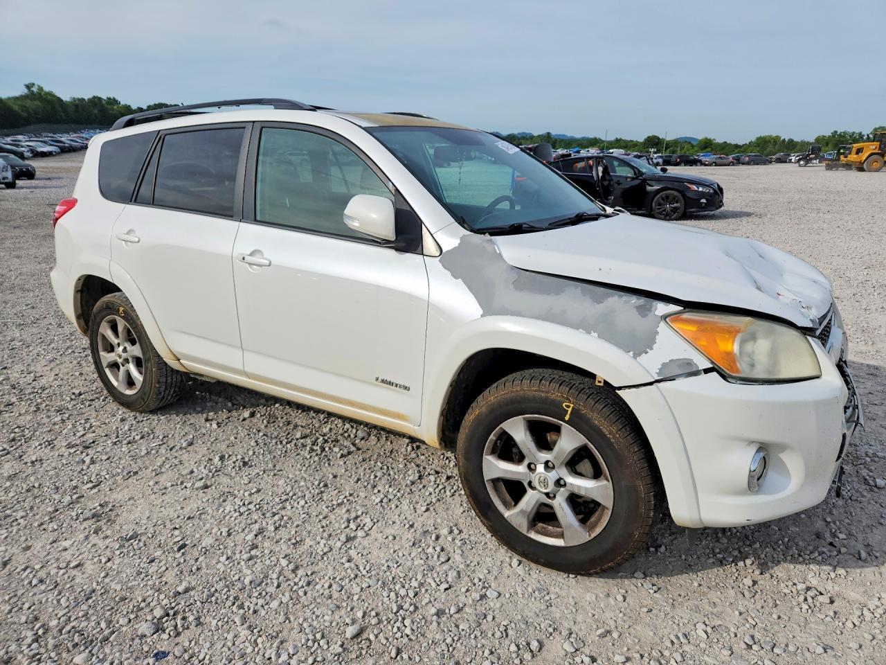 2011 TOYOTA RAV4