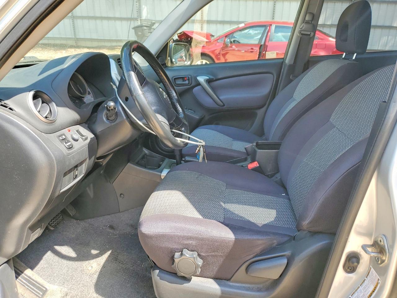 2004 TOYOTA RAV4