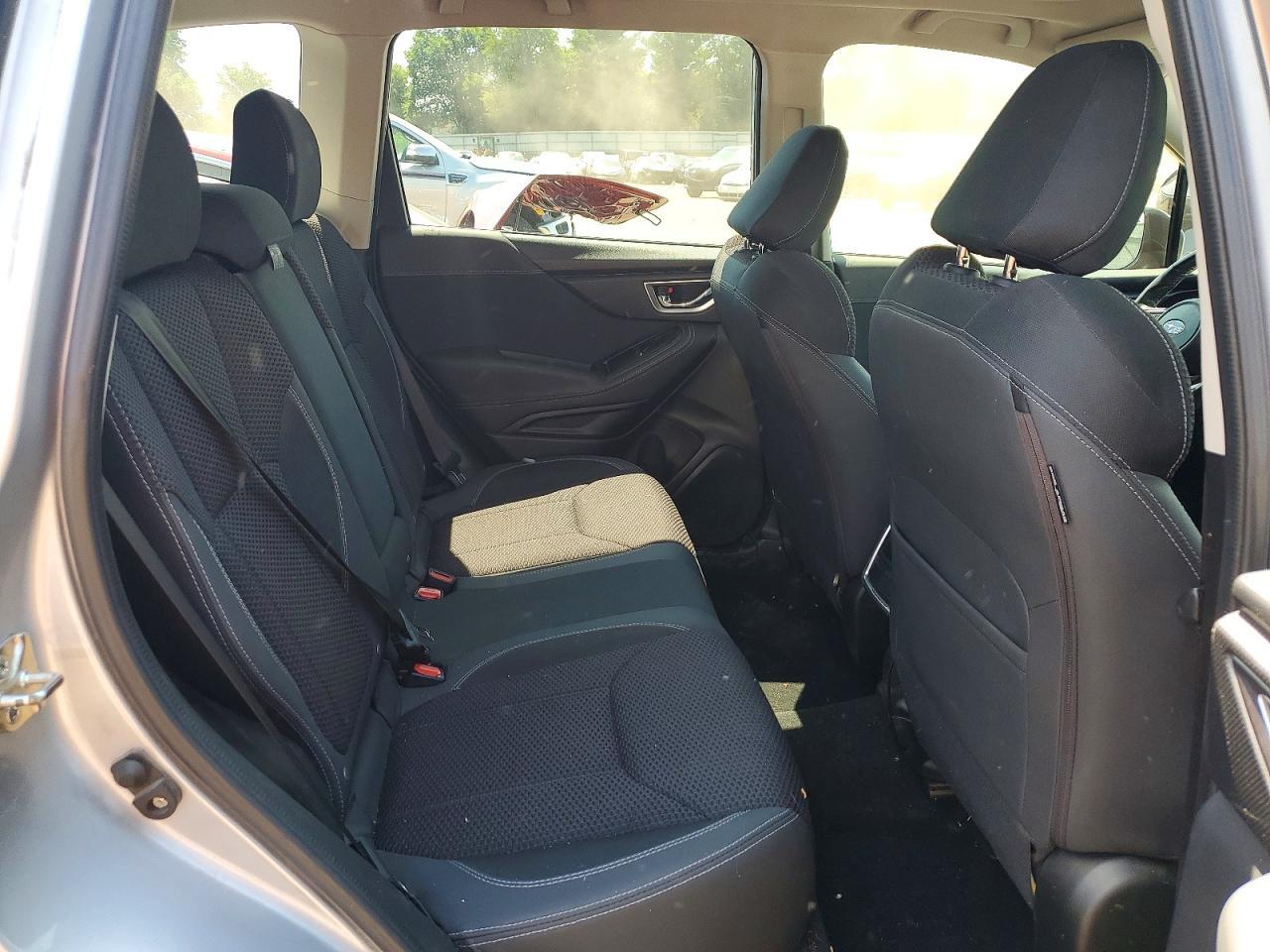 2019 SUBARU FORESTER