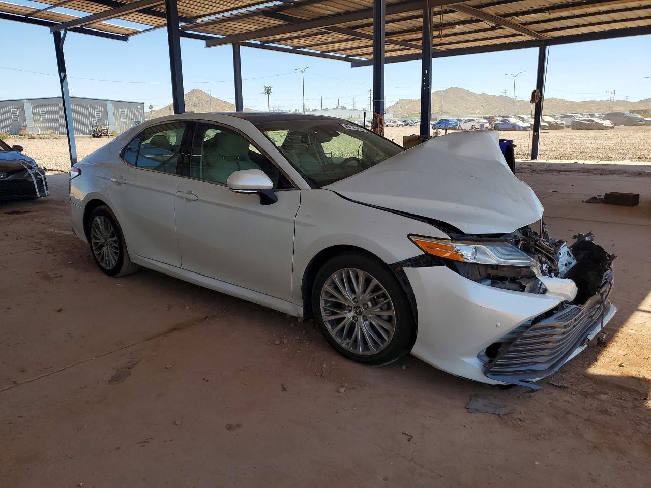 2018 TOYOTA CAMRY