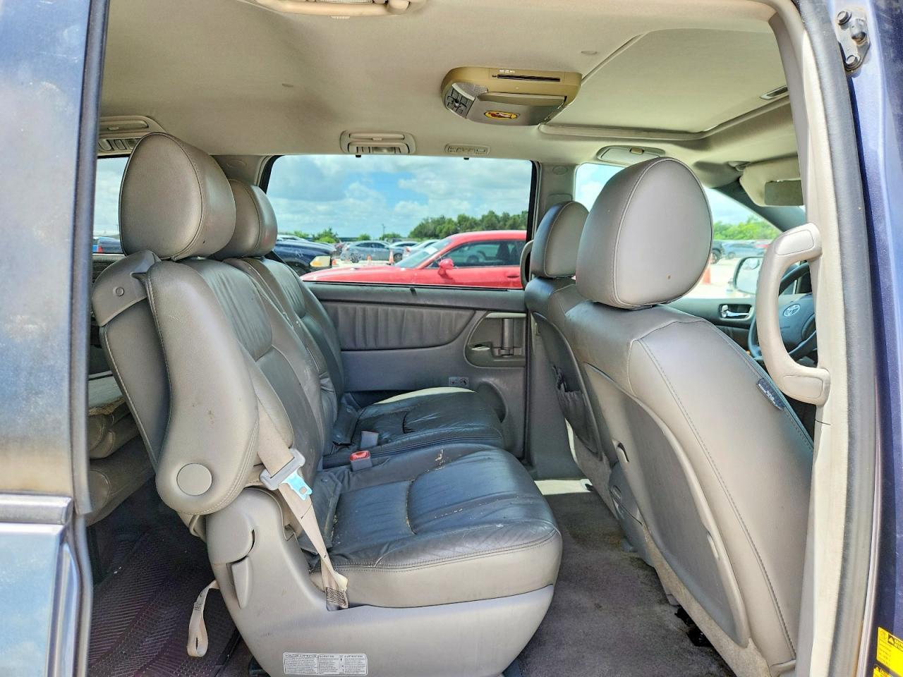 2010 TOYOTA SIENNA