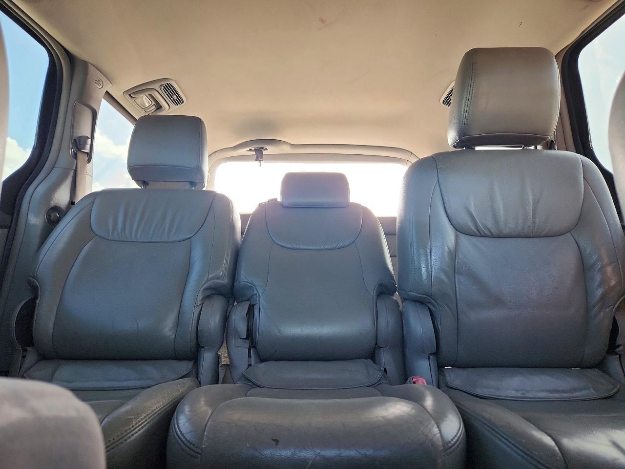 2010 TOYOTA SIENNA