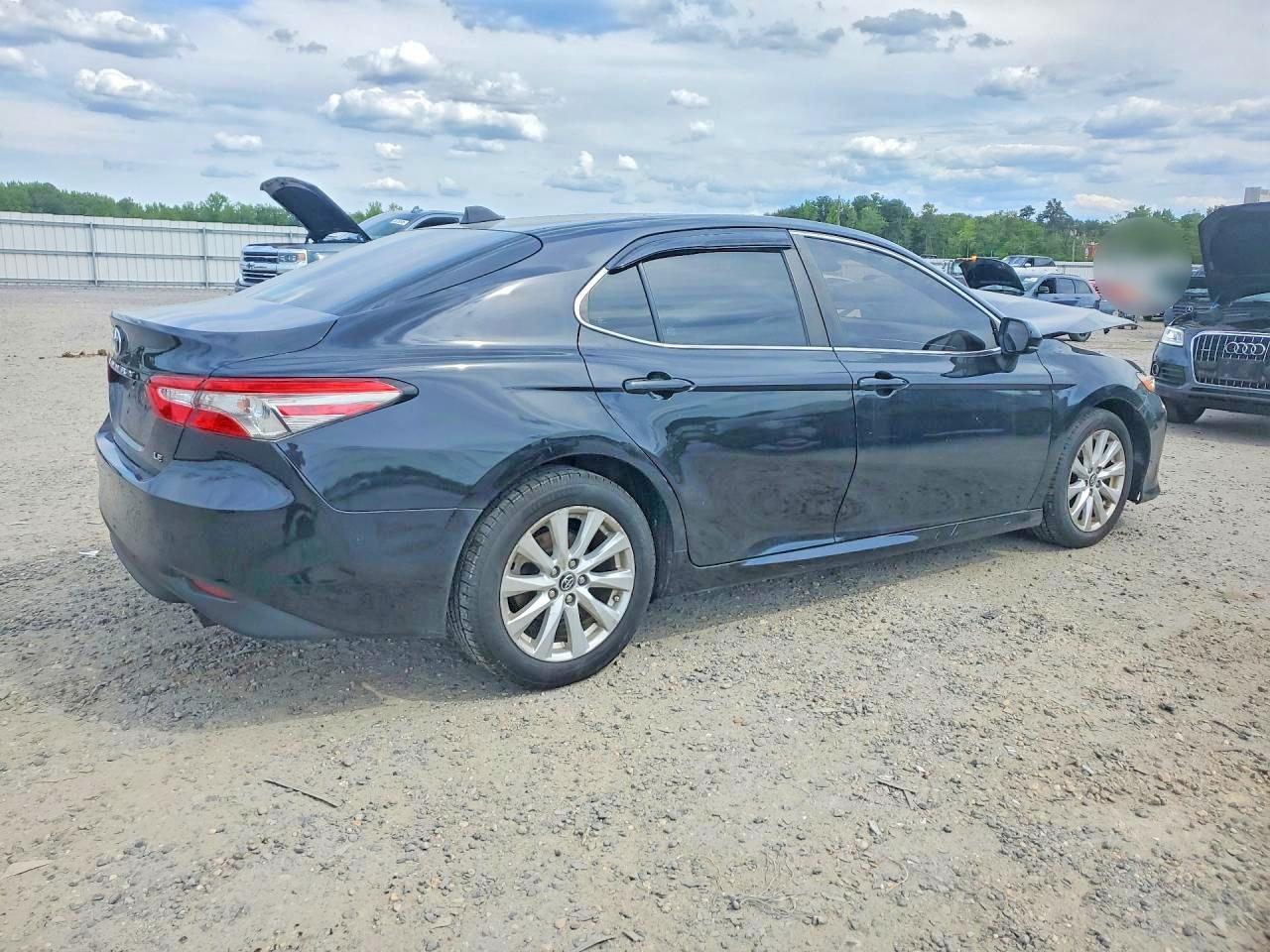 2018 TOYOTA CAMRY