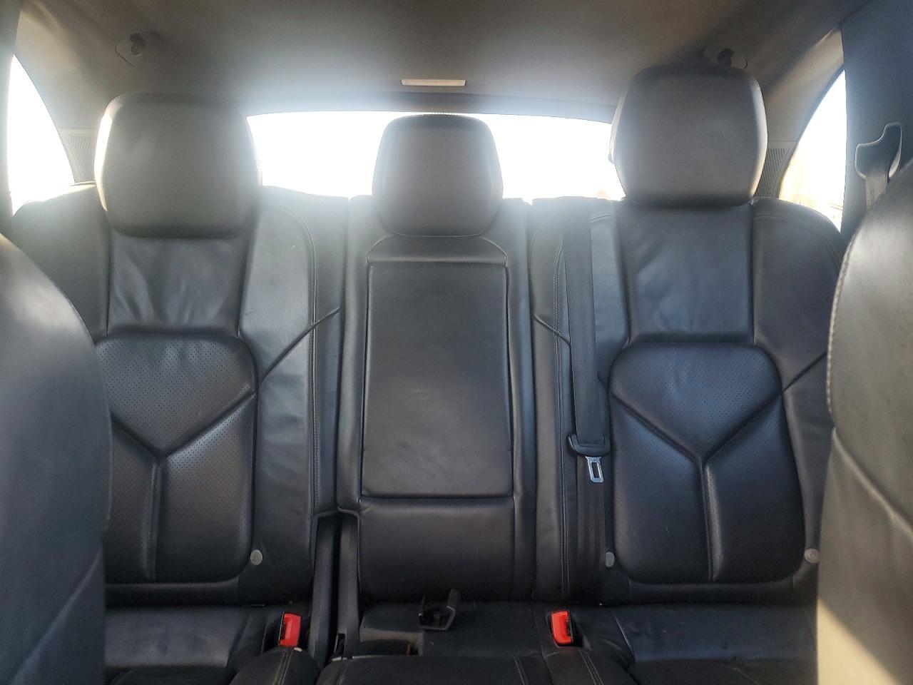 2011 PORSCHE CAYENNE
