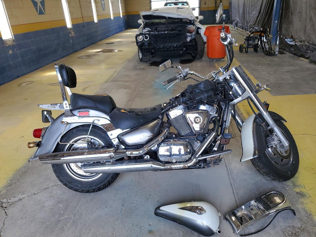 2002 SUZUKI VL1500