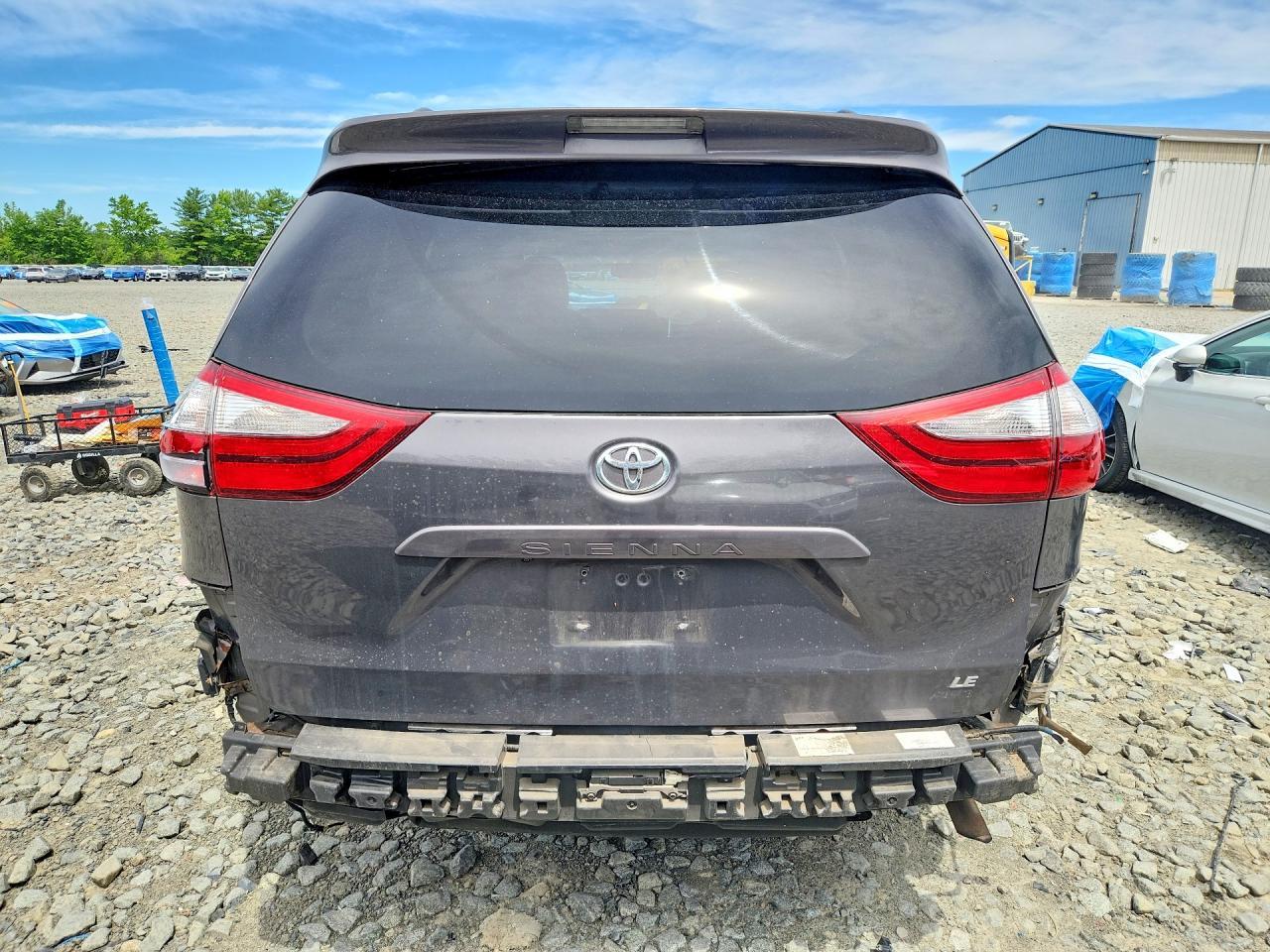 2015 TOYOTA SIENNA
