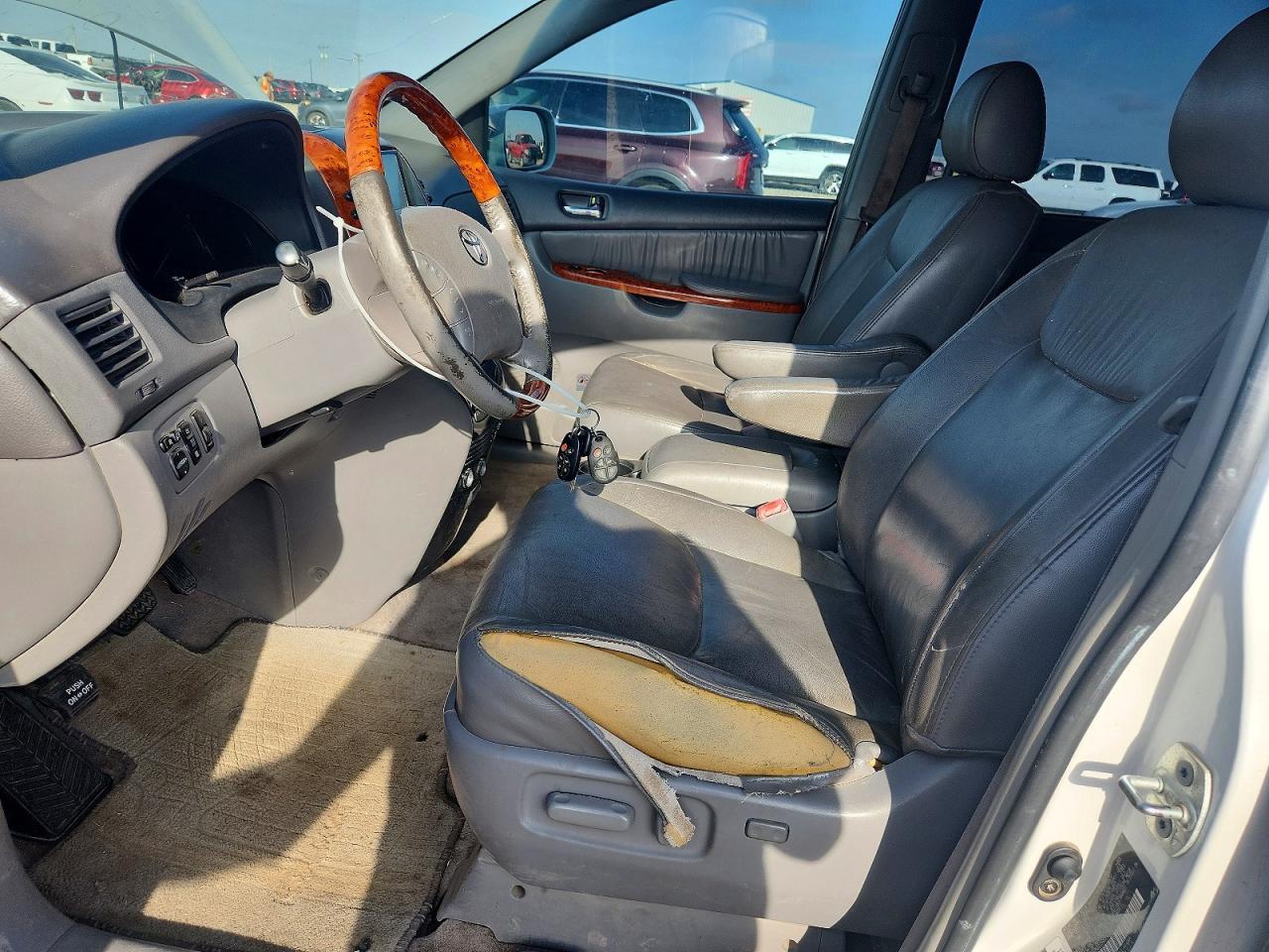 2008 TOYOTA SIENNA