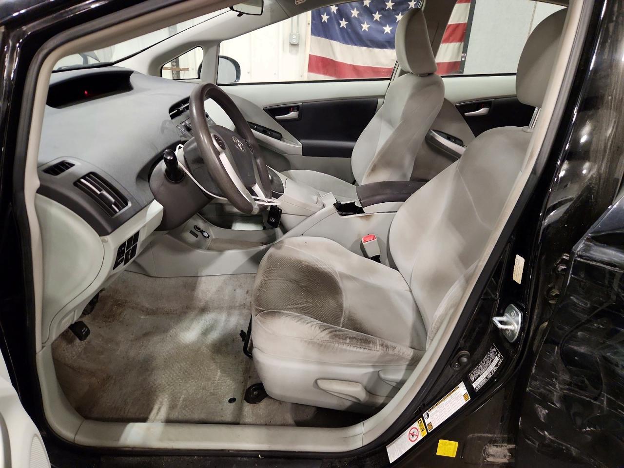 2011 TOYOTA PRIUS
